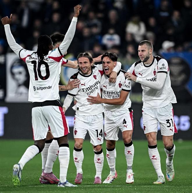 ESPN：奥斯卡曾短暂失去意识，目前正在ICU接受检查（ESPN：奥斯卡一度失去意识，现于ICU接受检查）