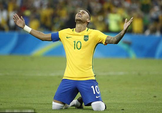 吾米提江：看到冠军奖杯，还是觉得一点也不累、一切都值得（吾米提江：冠军奖杯在手，再多辛苦也值了）