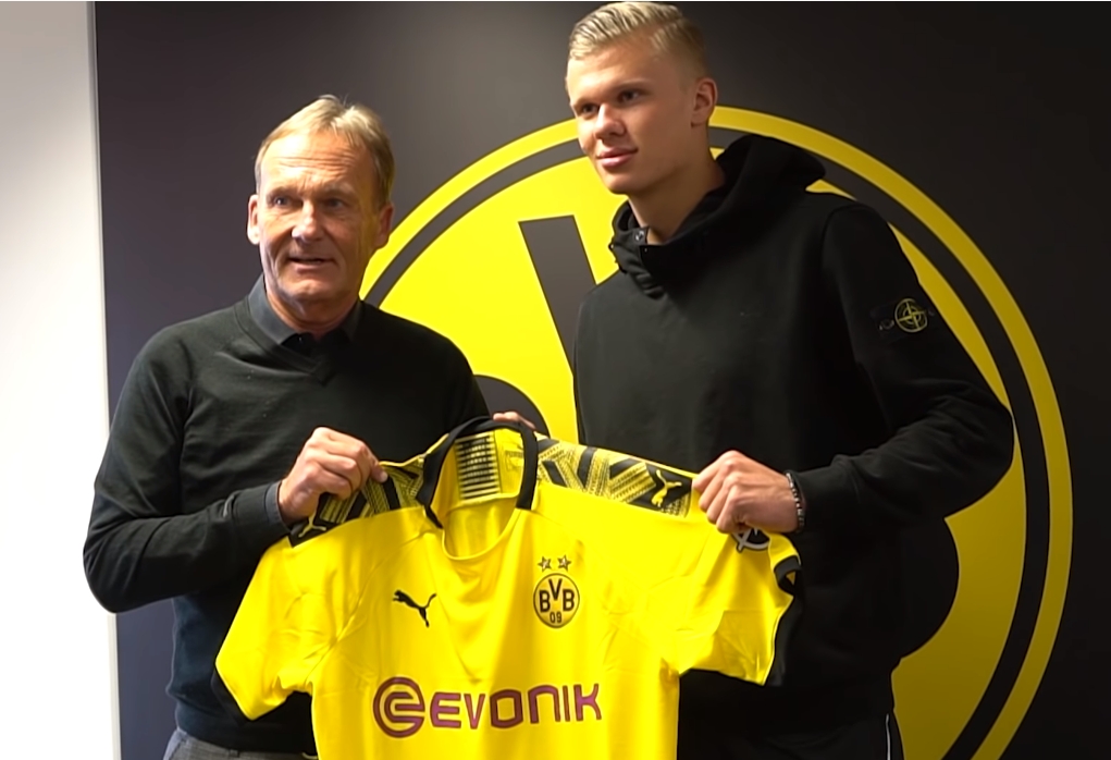 曼纳：尤文球衣为胜利而造，那不勒斯的球衣为梦想而造（曼纳：尤文战袍铸就胜利，那不勒斯球衣承载梦想）