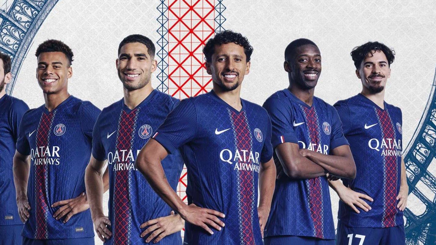 巴萨球迷再次在诺坎普比赛第10分钟集体高喊梅西的名字！（诺坎普第10分钟，巴萨球迷再度齐声呼喊梅西）