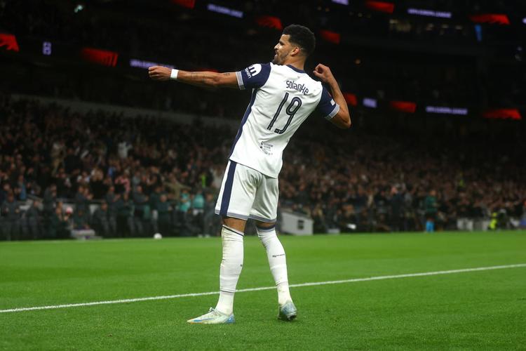 巴萨临时更换发布会人选，德容让位马丁内斯（巴萨临时调整发布会安排，马丁内斯取代德容出席）