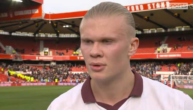 为了赢，你的面相都变了！ 贺希宁在底角用力使相，都快变成布克了（为赢球气质都变了！贺希宁底角强势开火，简直化身布克）