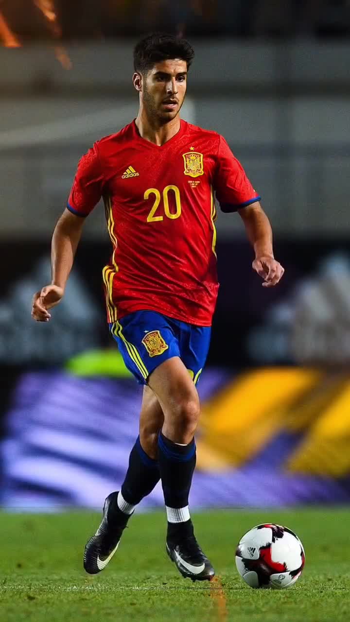 为了赢，你的面相都变了！ 贺希宁在底角用力使相，都快变成布克了（为赢球气质都变了！贺希宁底角强势开火，简直化身布克）