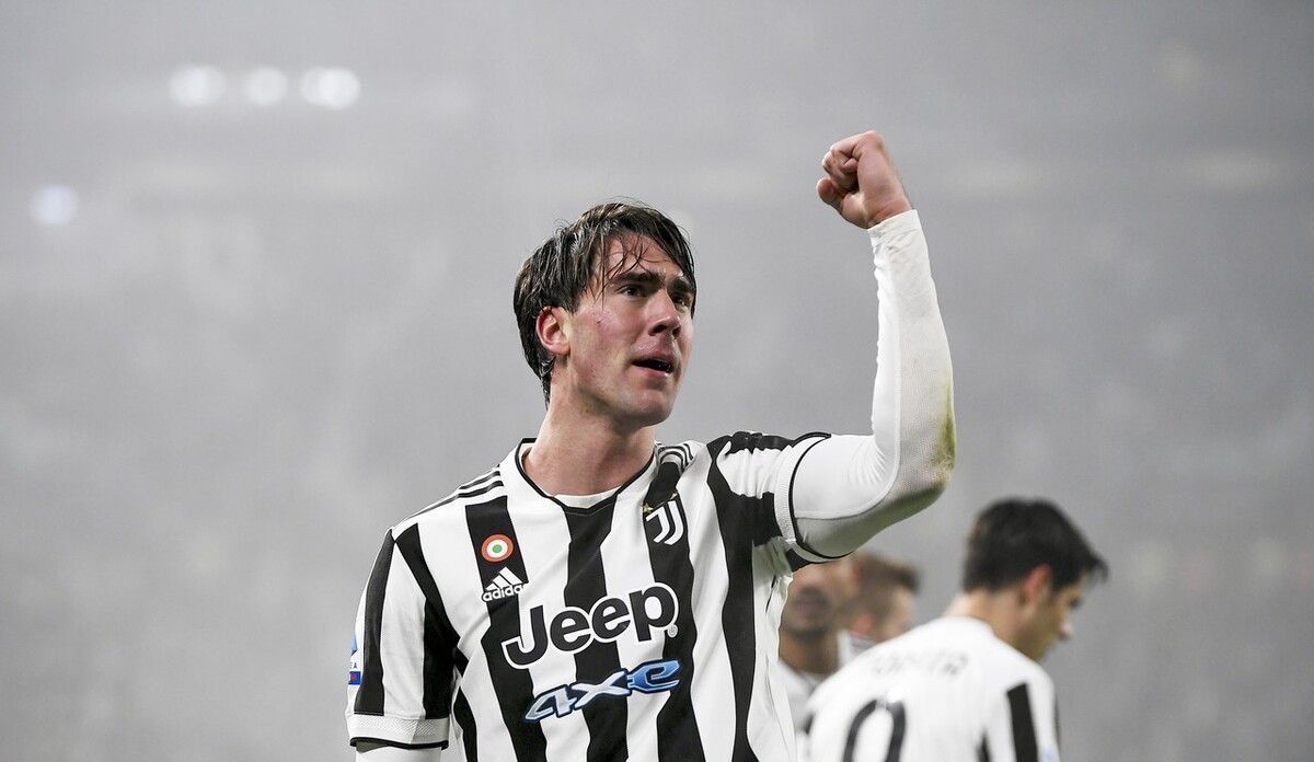 从小透明到全网讨论（从默默无闻到全网热议）