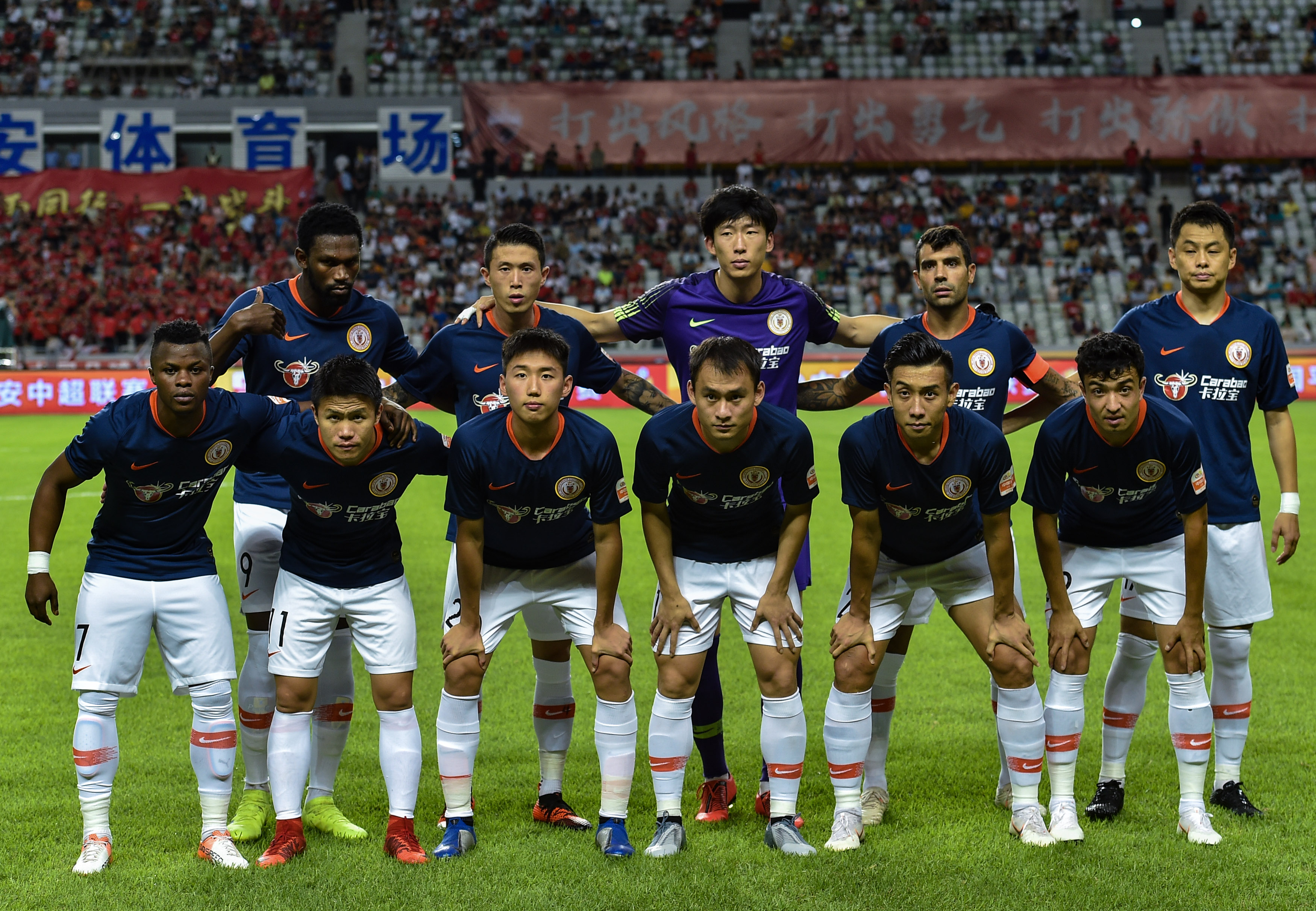 津门虎将在11月16日举办年票球迷开放日活动，共100个名额（津门虎11月16日举行年票球迷开放日，限额100名）