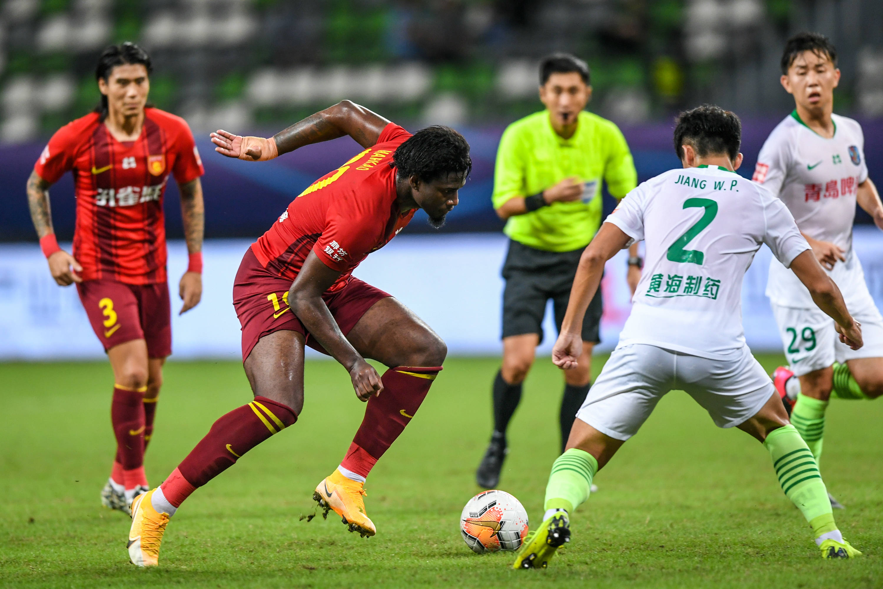 计划不变！皇马新星冬窗仍将租借加盟里昂 下半程为世界杯而战（计划照旧！皇马新星冬窗将租借赴里昂，下半程为世界杯冲刺）